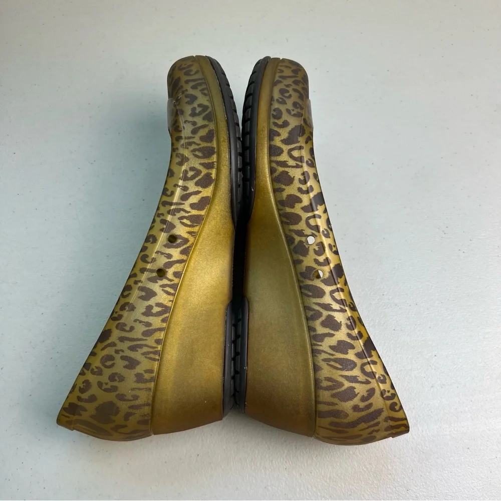 Crocs Carlisa Animal Print Wedge Size Women’s 8 Shoe